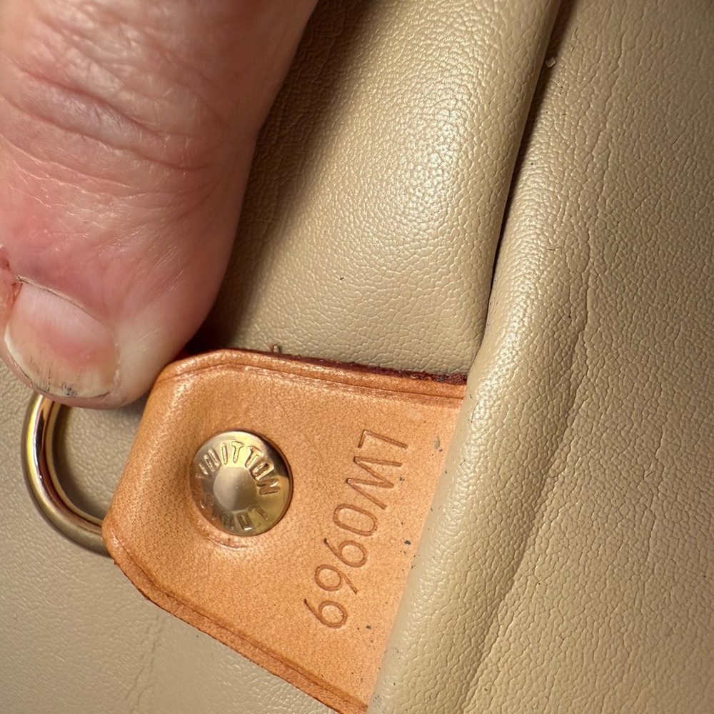 Authentic Louis Vuitton dyed Vernis tote .. SALE - Picture 8 of 13